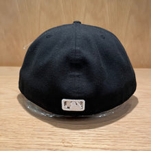 Load image into Gallery viewer, MLB New Era Colorado Rockies Fitted Size 8
